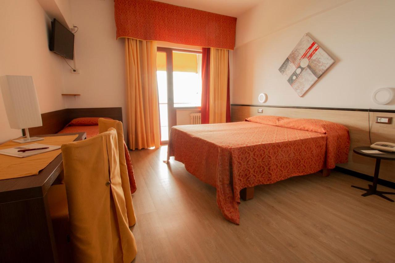 Hotel San Zeno San Zeno di Montagna Exterior foto