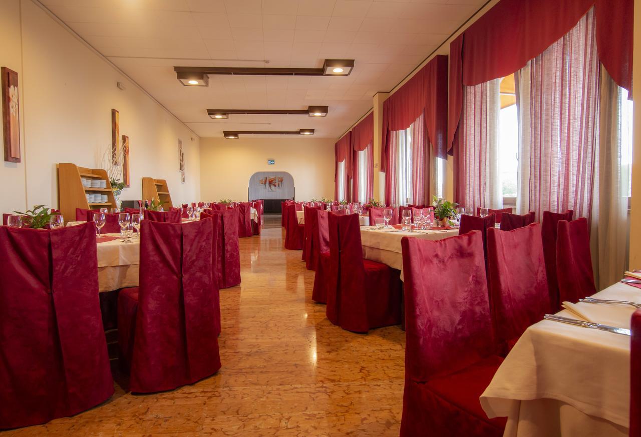 Hotel San Zeno San Zeno di Montagna Exterior foto