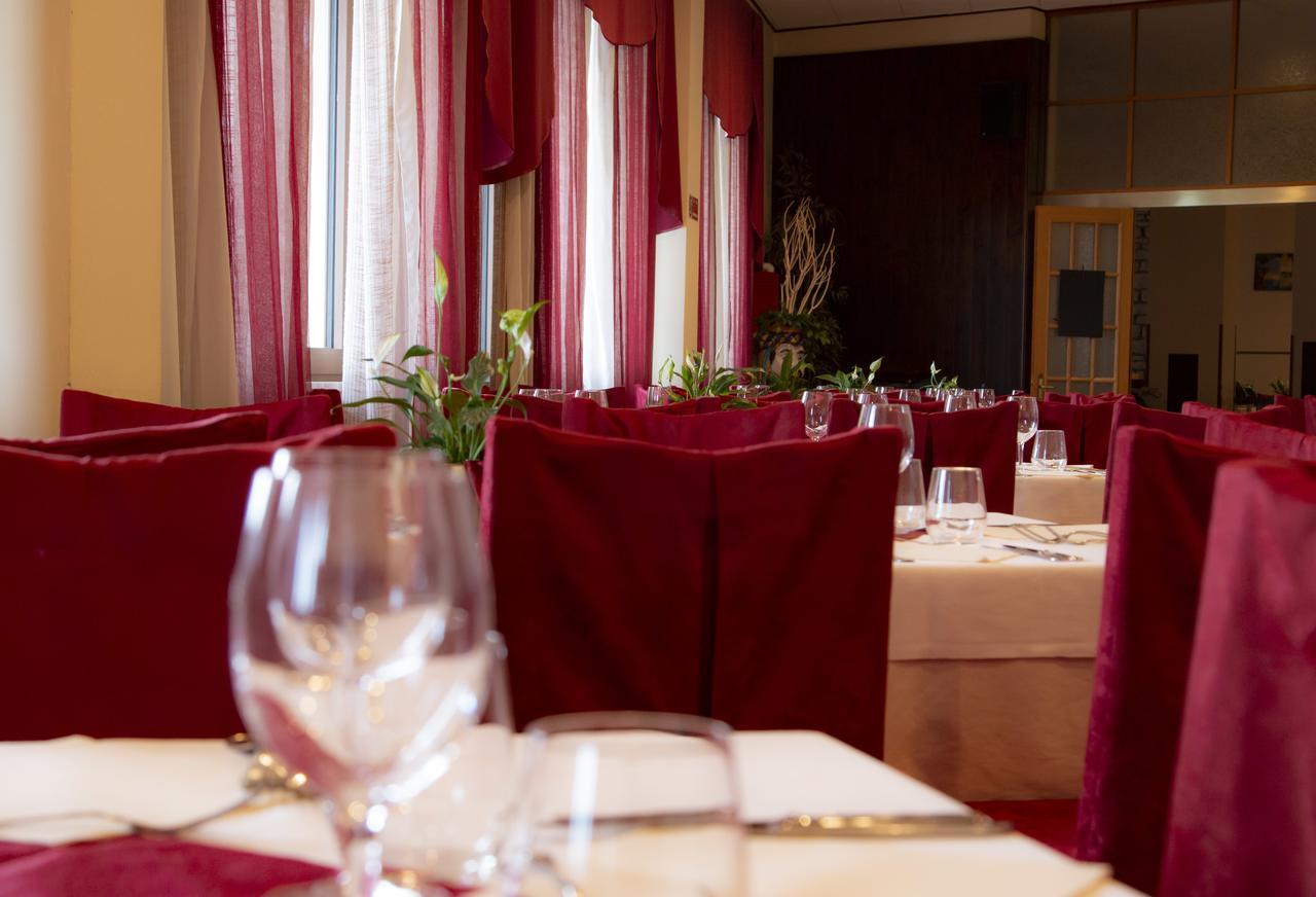 Hotel San Zeno San Zeno di Montagna Exterior foto